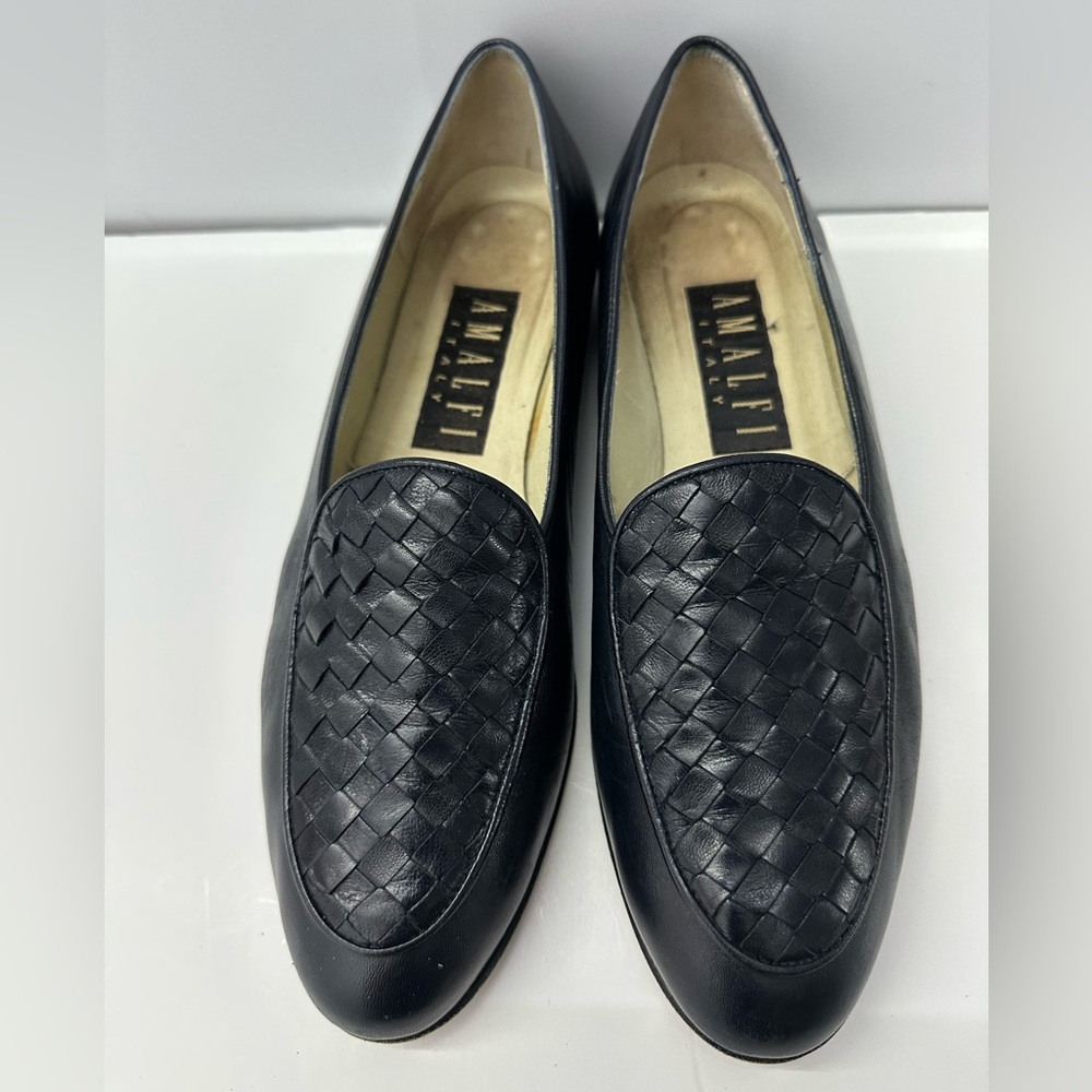 AMALFI Navy Leather Loafer with Woven Leather Detail
- size 8.5 AA